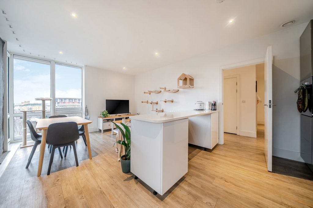 Property photo 2 of 30 Open Plan Living