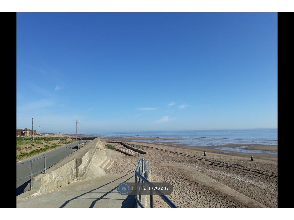 Property photo 3 of 16 Beautiful Promenade