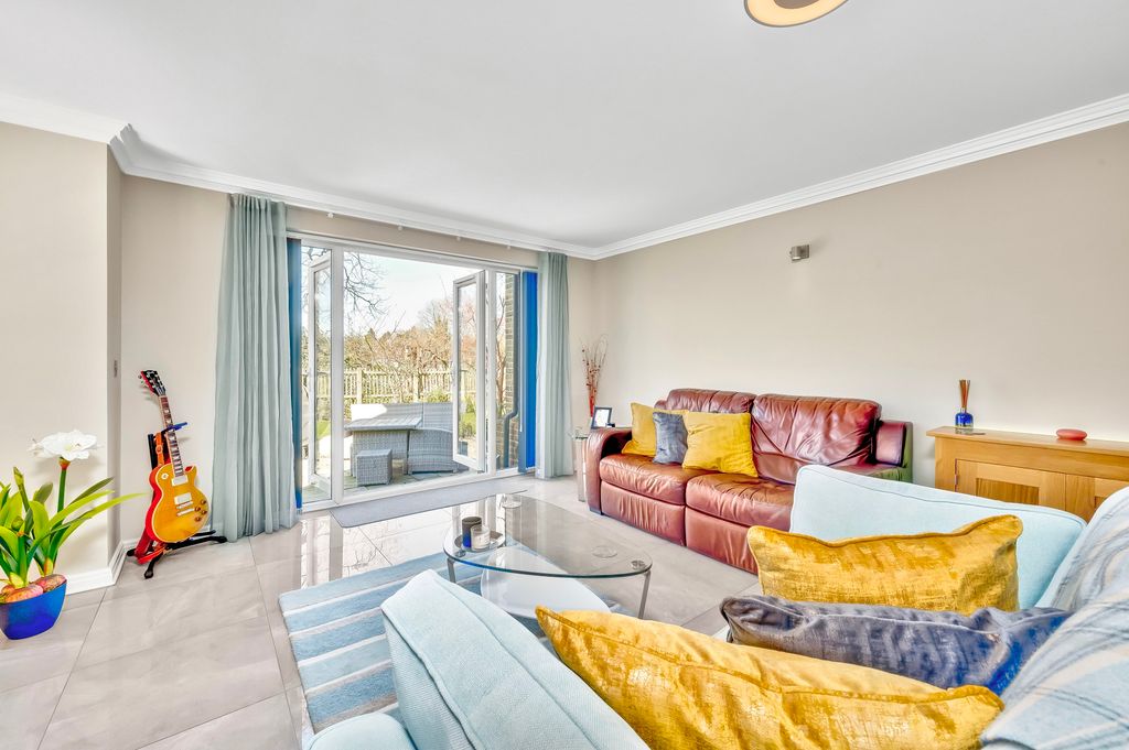 Property photo 3 of 16