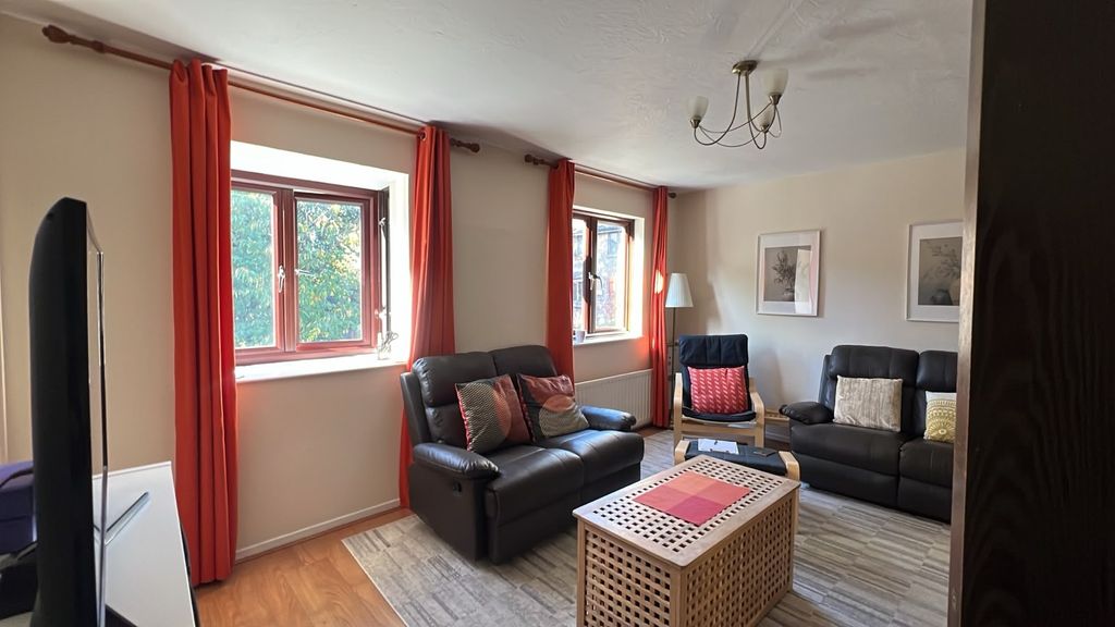 Property photo 2 of 18