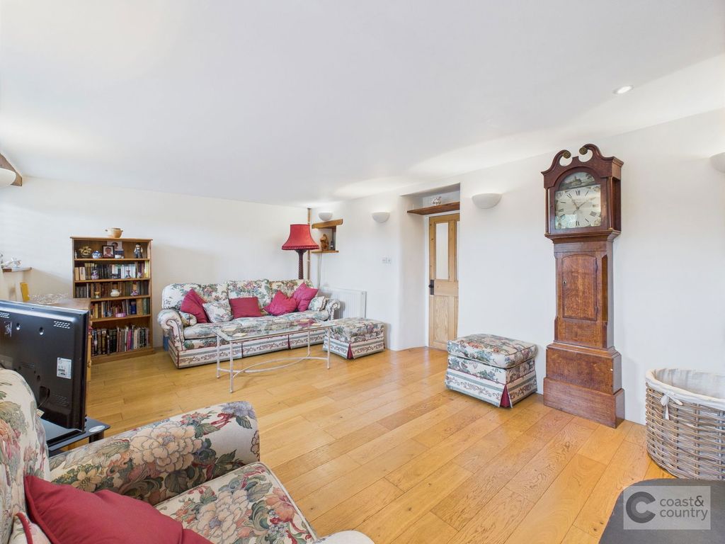 Property photo 2 of 38