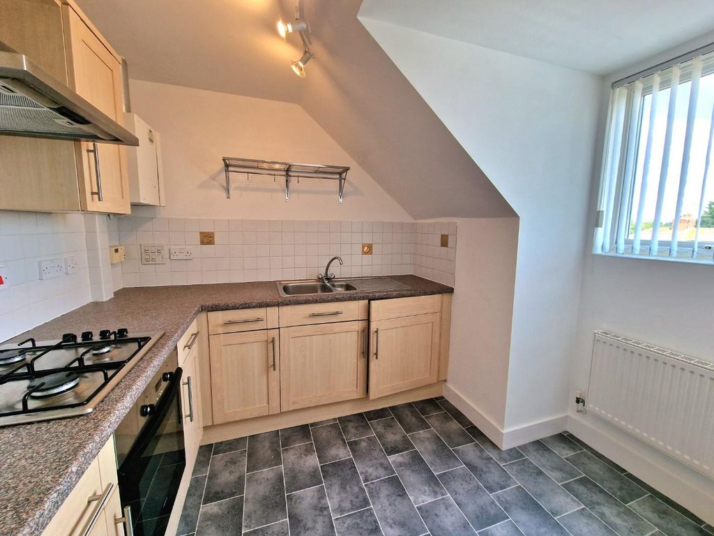 Property photo 2 of 11 Kitchen