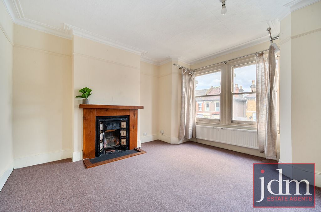 Property photo 1 of 13 6321d481-15ce-4Be...