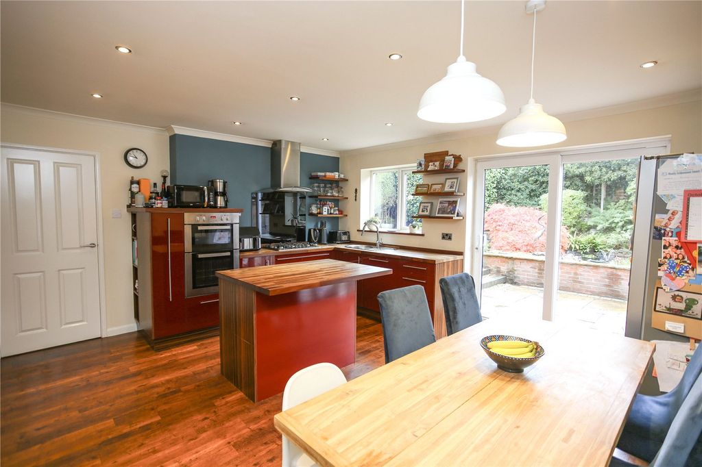 Property photo 3 of 31 Picture No. 13