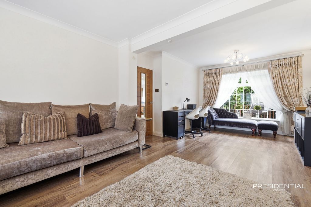 Property photo 2 of 47