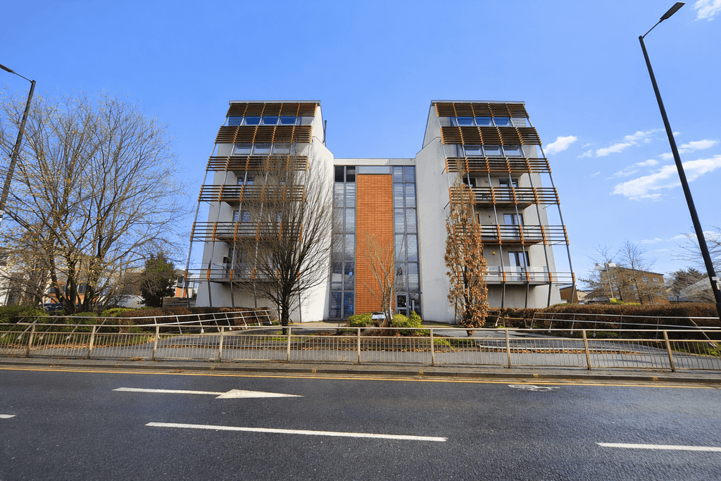 Property photo 1 of 14 2 Bedroom Apartment For Sale