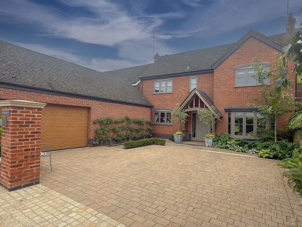 Property photo 1 of 36