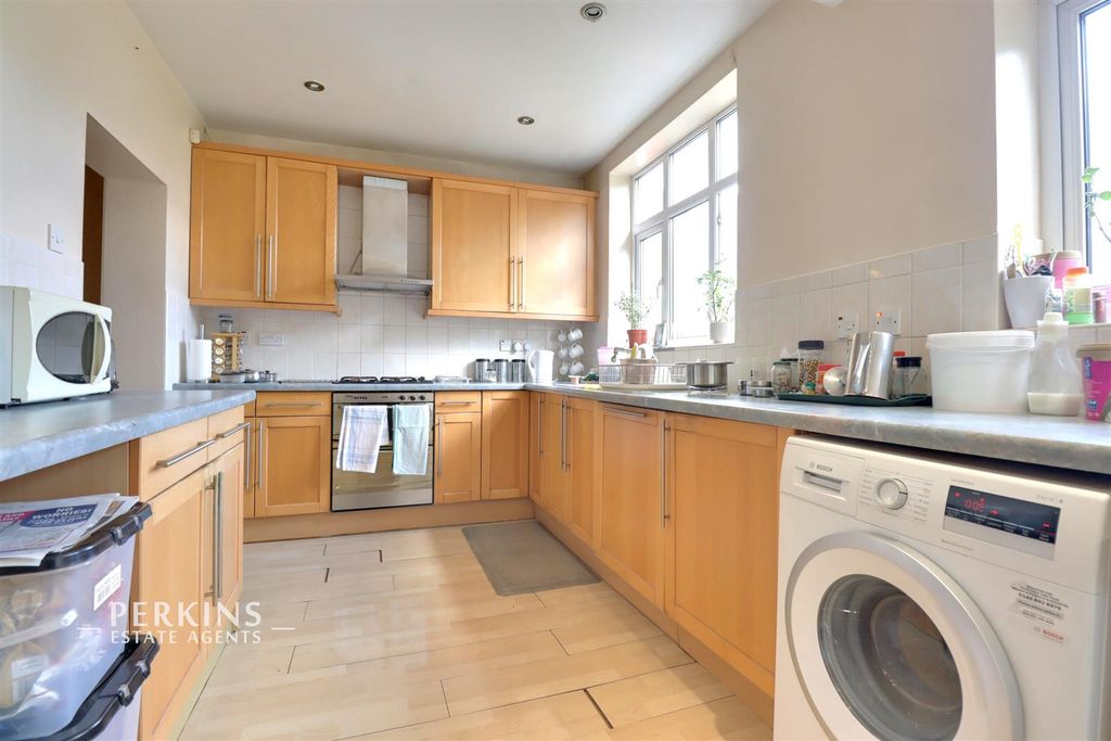 Property photo 3 of 12 Kitchen 2.Jpg