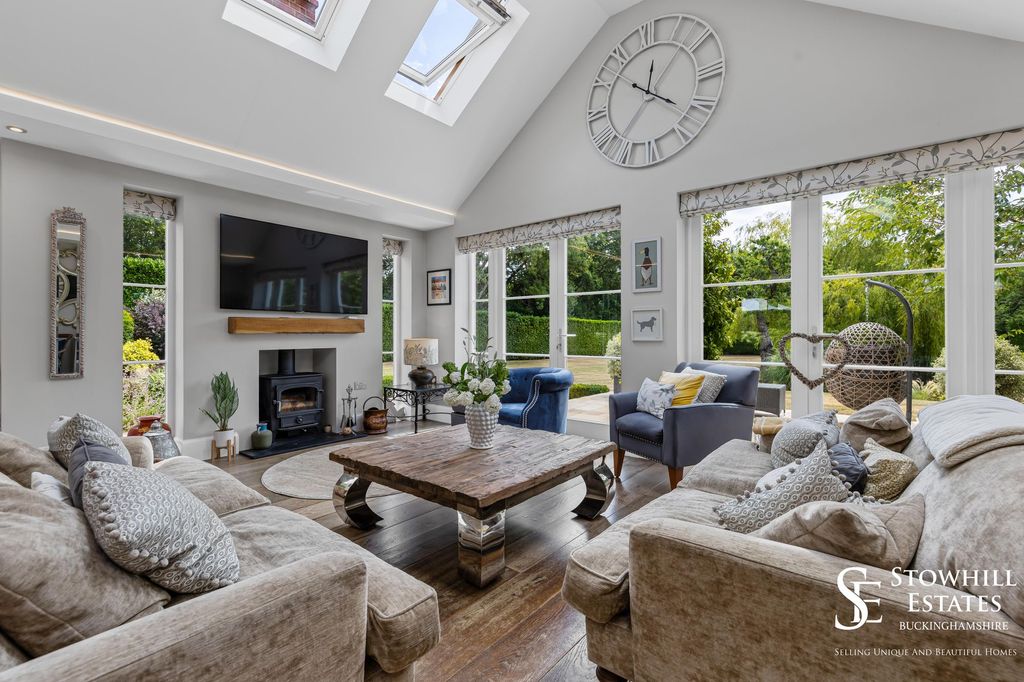 Property photo 2 of 41 Orangery Lounge