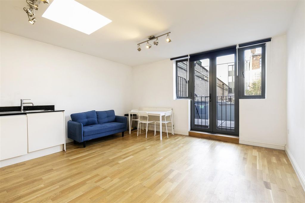 Property photo 2 of 13 137 Camden High Street -3.Jpg