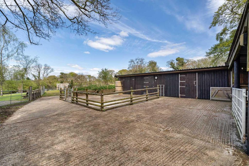 Property photo 3 of 51 Stable Yard