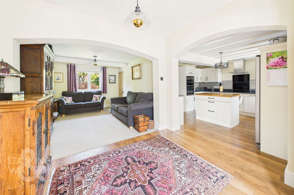Property photo 3 of 36