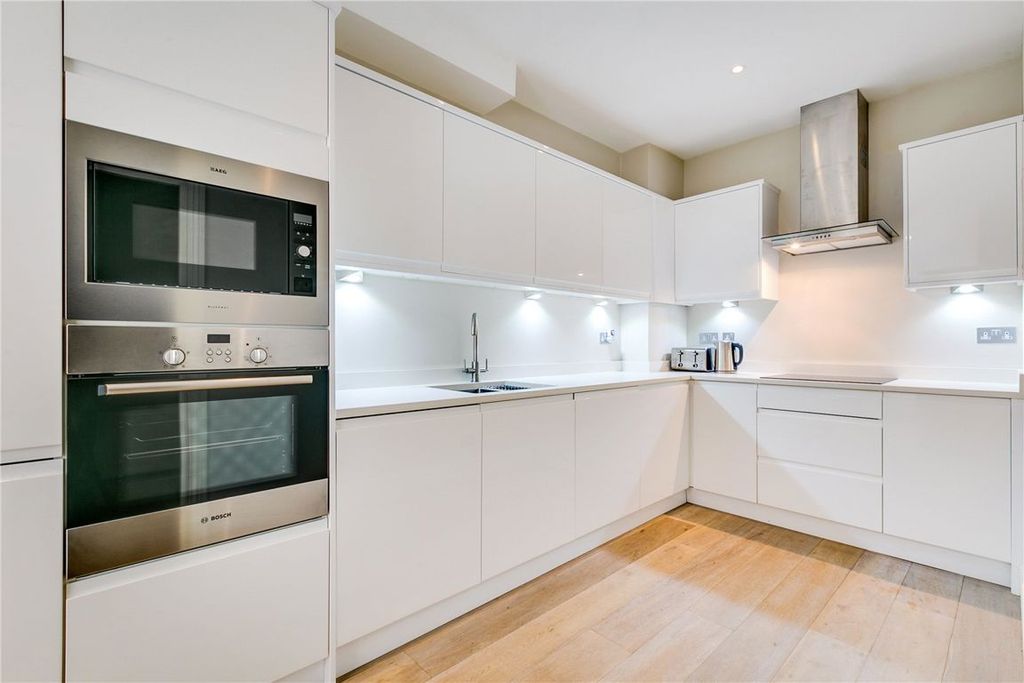 Property photo 2 of 6