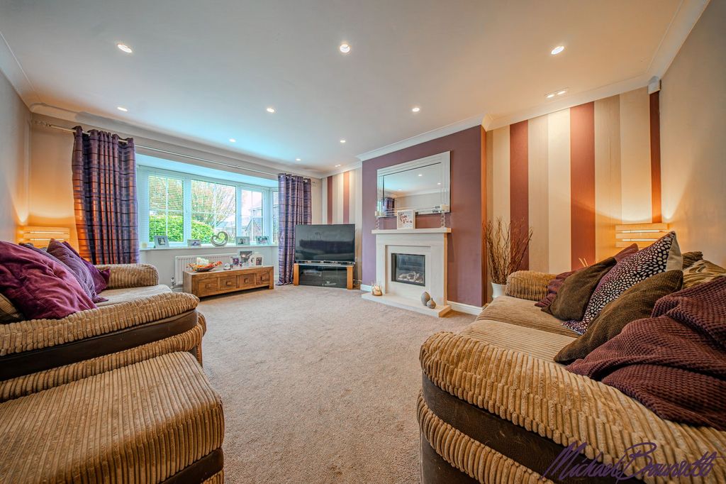 Property photo 3 of 33