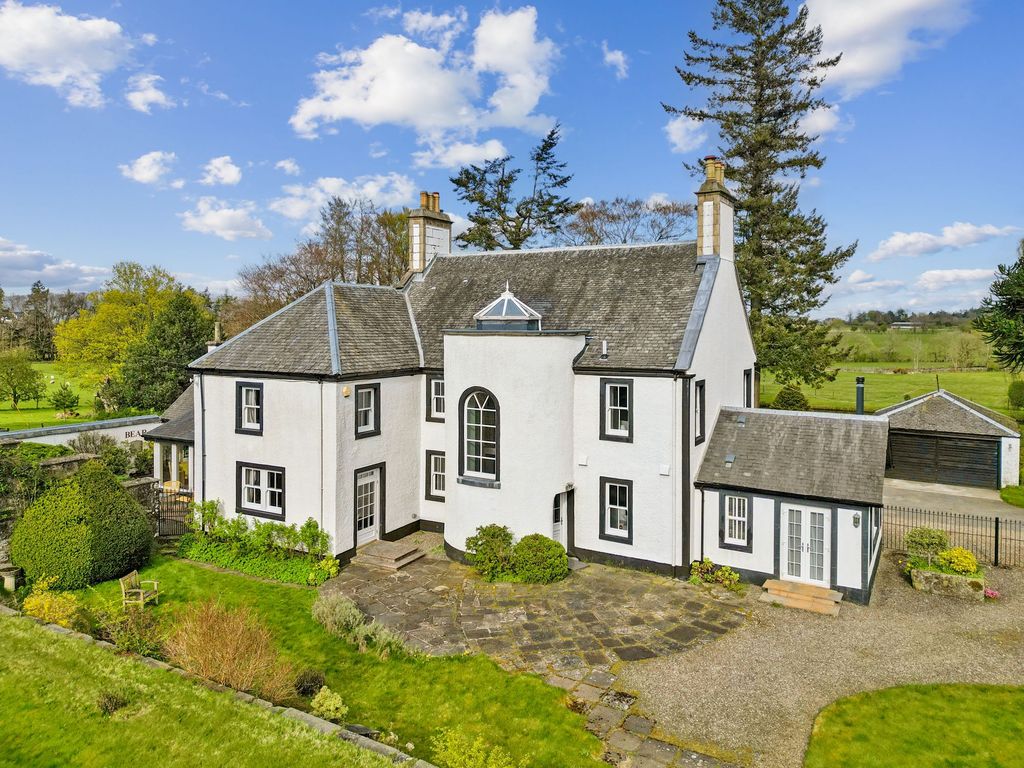 Property photo 2 of 40