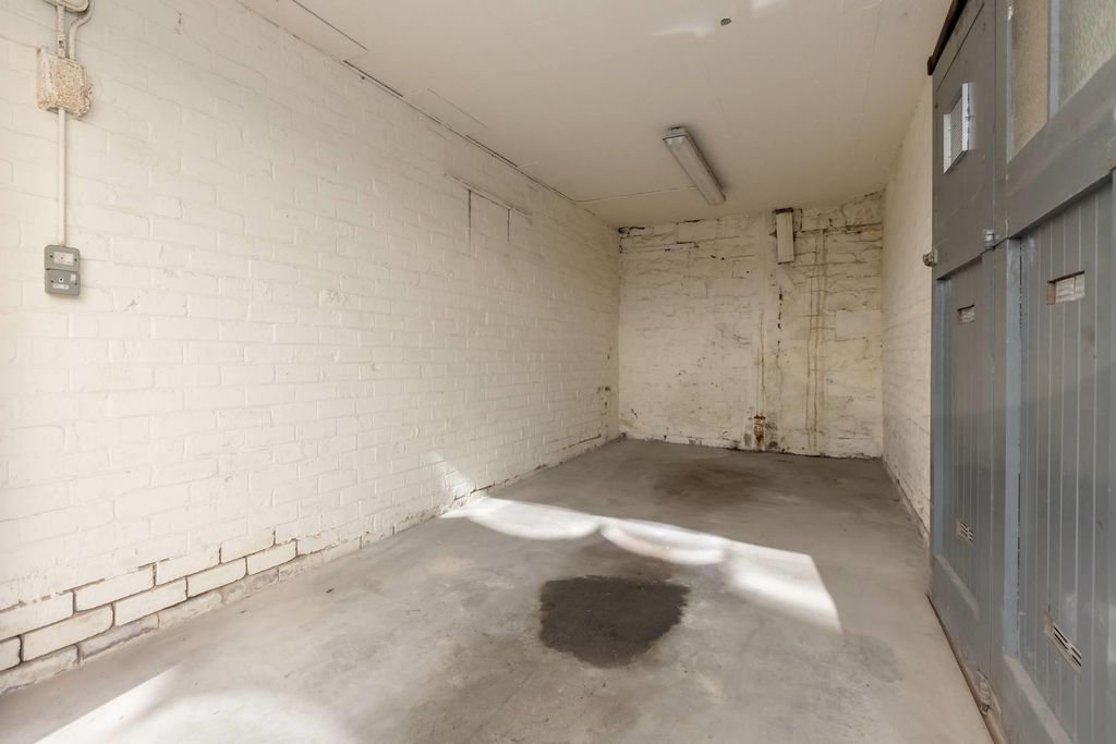 Property photo 2 of 6 Image