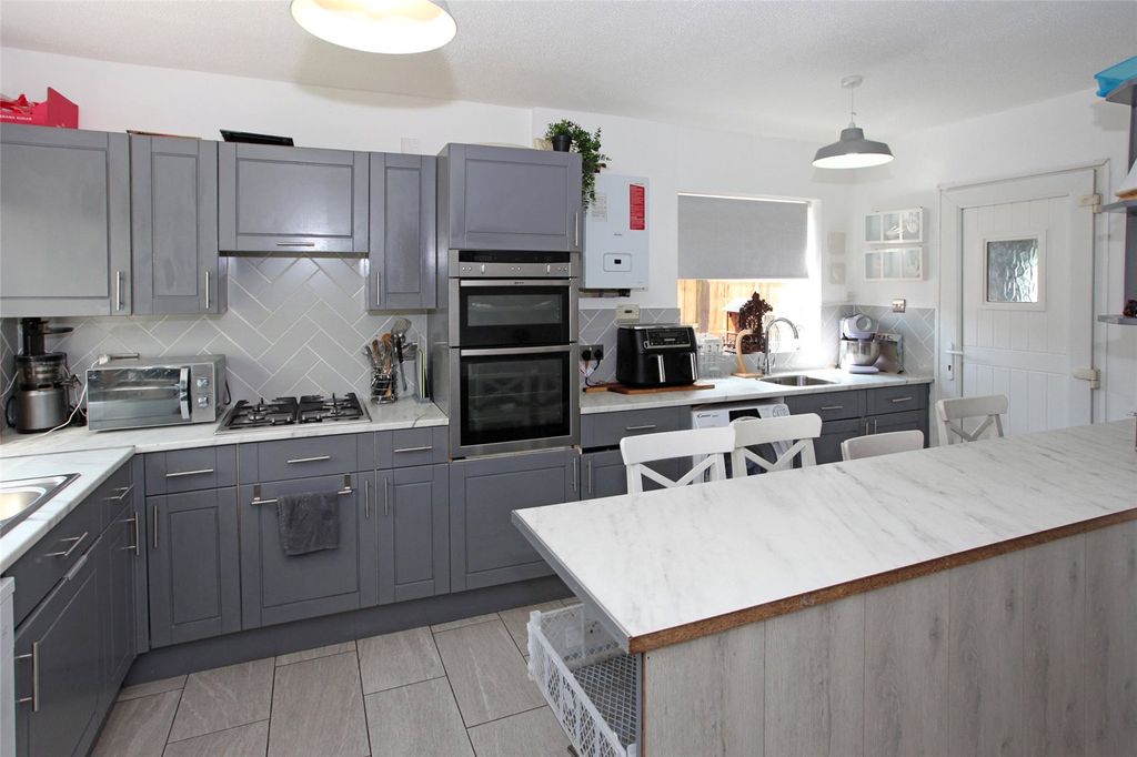 Property photo 2 of 27 Picture No. 09