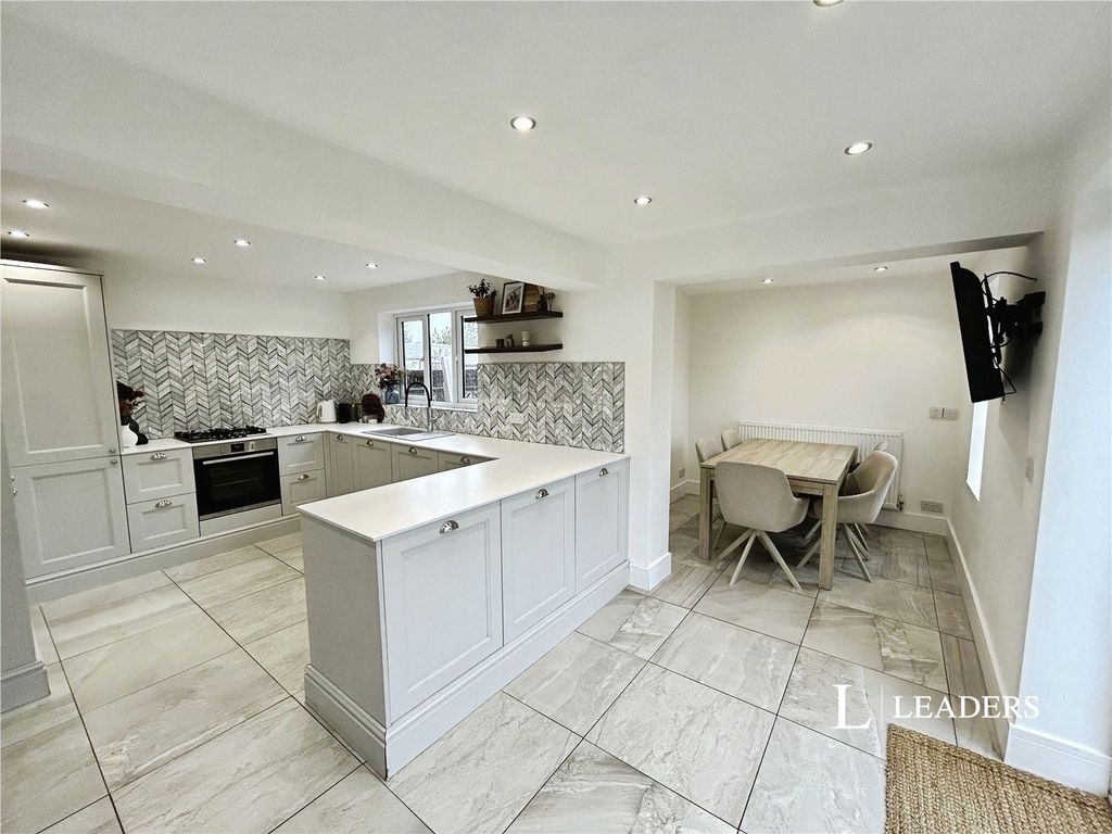 Property photo 2 of 18 Pbox-Img.Jpg