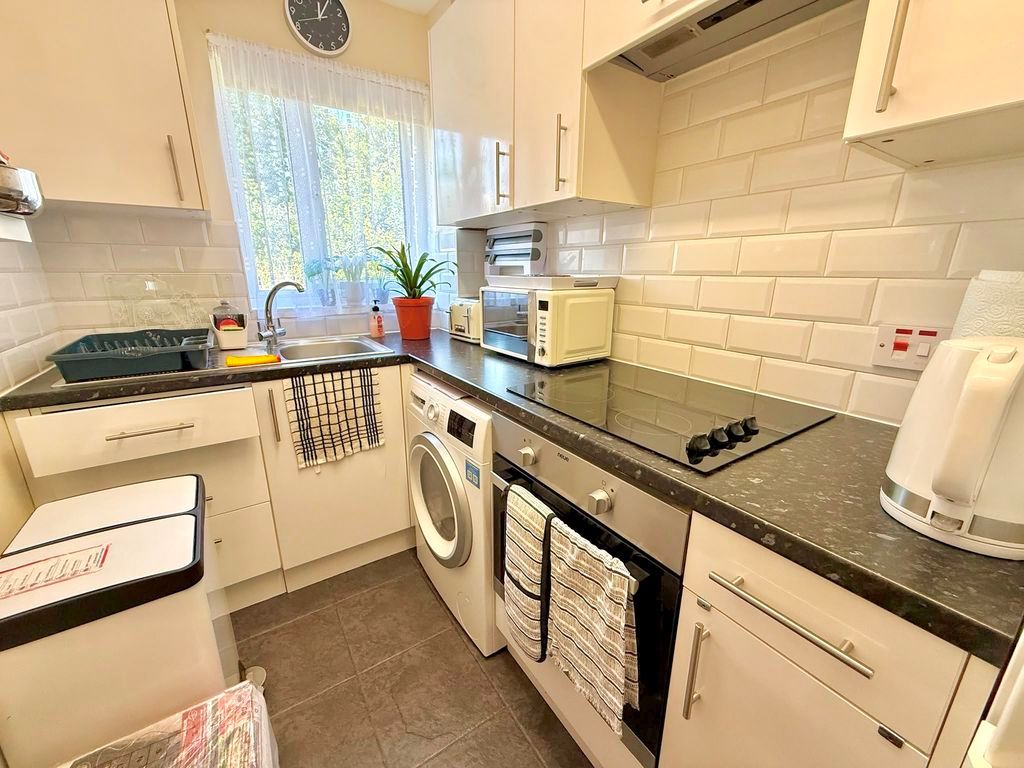 Property photo 3 of 13 Kitchen