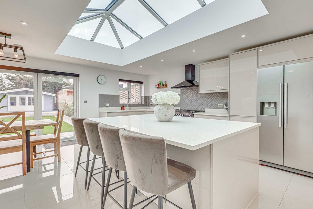 Property photo 2 of 48