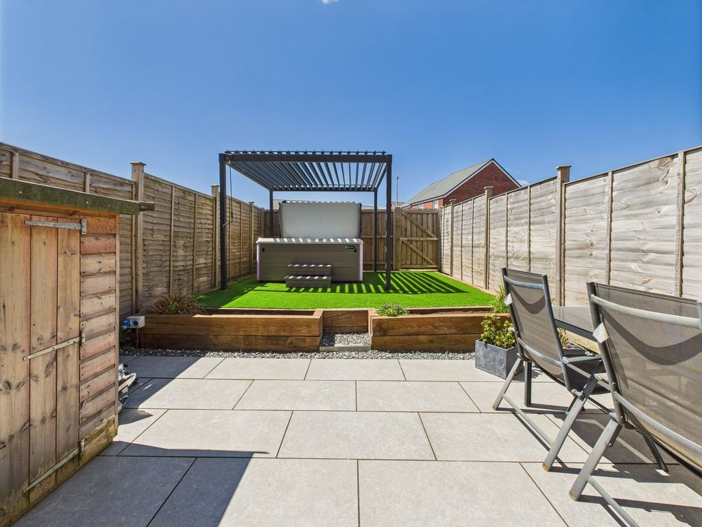 Property photo 2 of 30