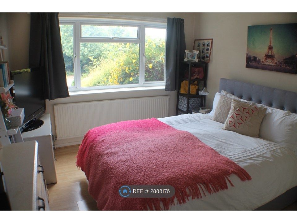 Property photo 3 of 6