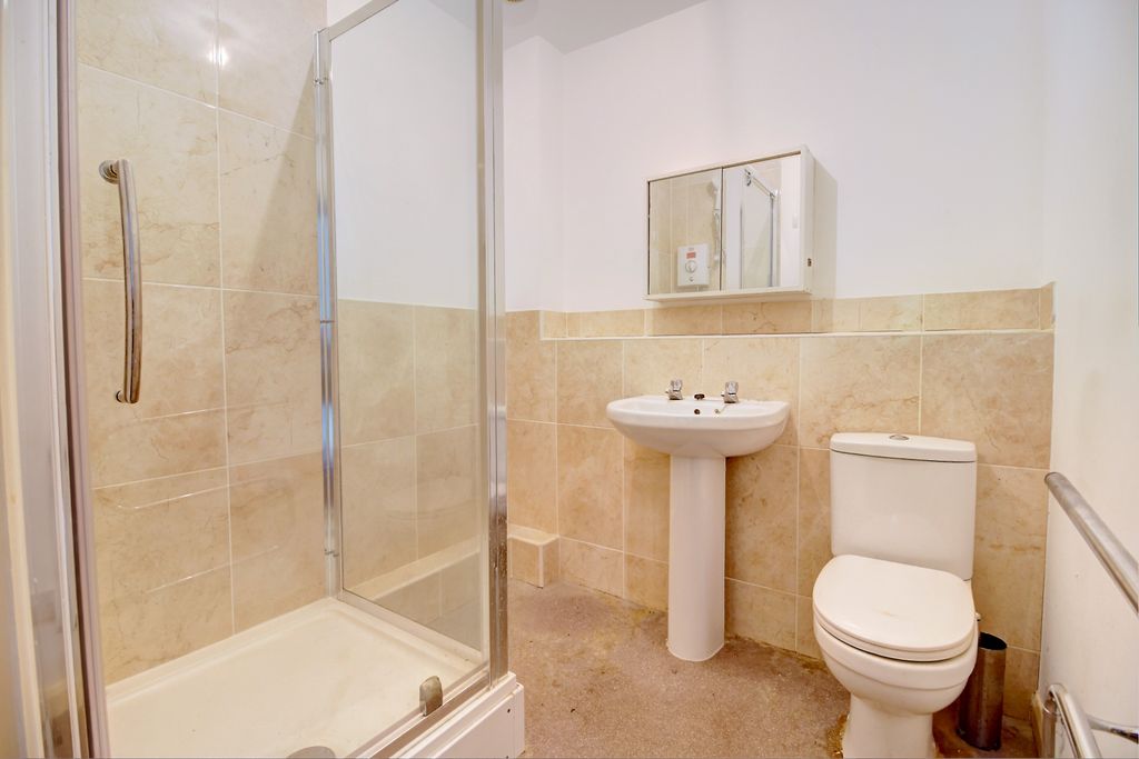 Property photo 2 of 13 Bathroom