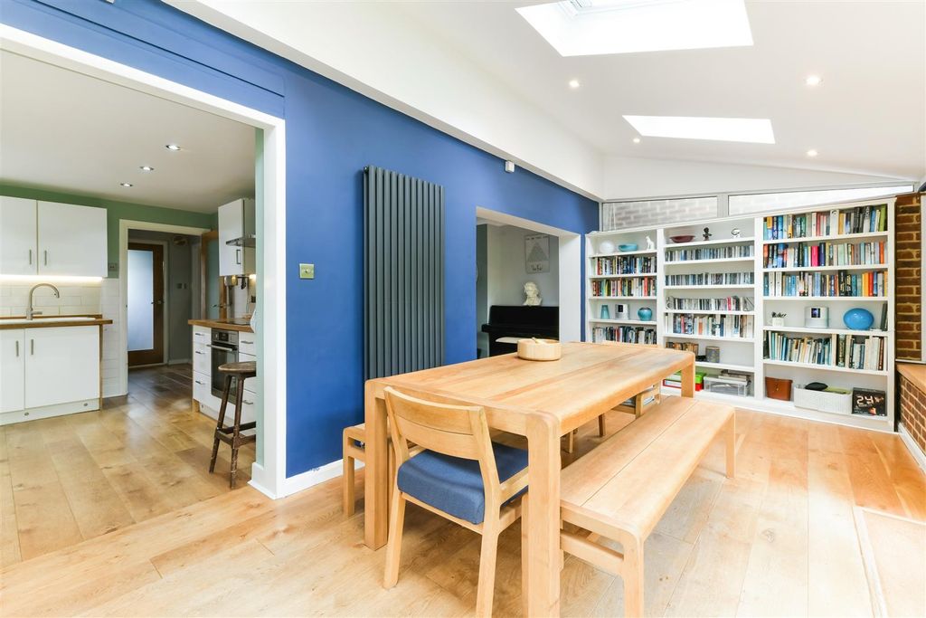 Property photo 3 of 35 Cross Road (12).Jpg