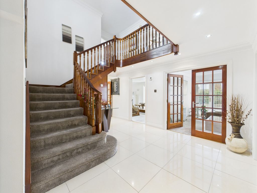 Property photo 2 of 40 Entrance Hallway