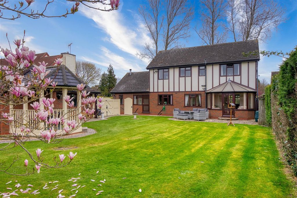 Property photo 1 of 30