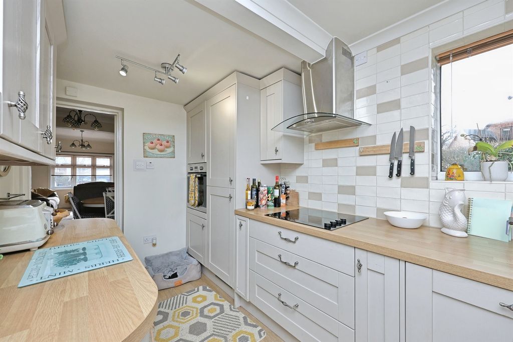 Property photo 3 of 19