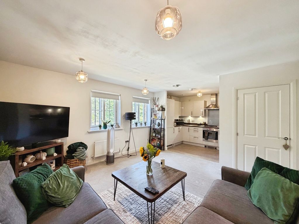 Property photo 3 of 10 Pbox-Img.Jpg
