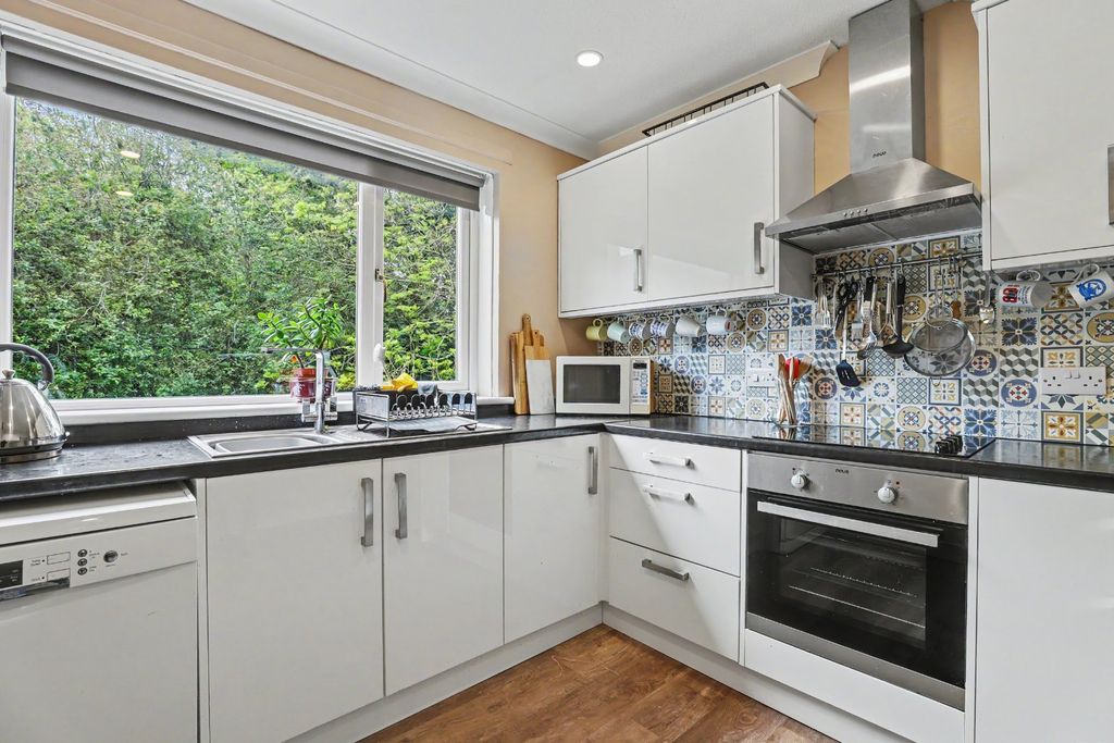 Additional image 7 of 3 bed flat for saleRiccartsbar Avenue, Paisley, Renfrewshire PA2