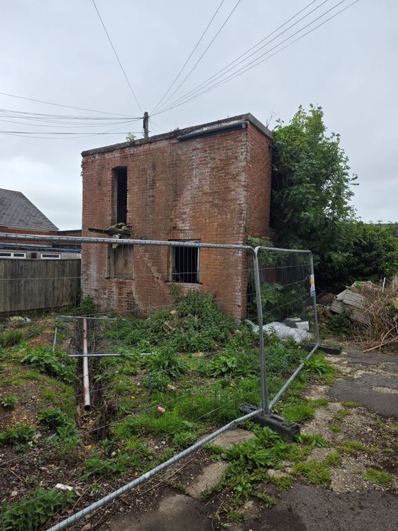 Property photo 2 of 5