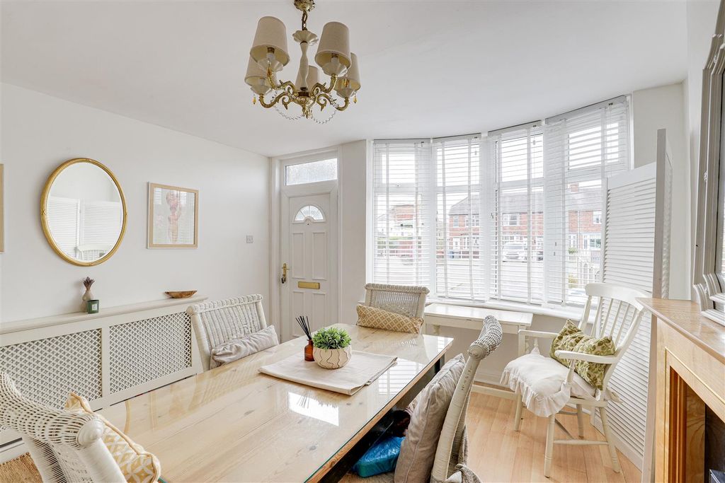 Property photo 2 of 20 5865.Jpg