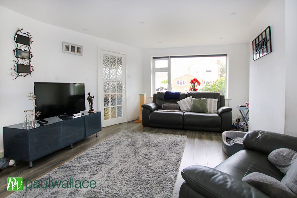 Property photo 2 of 12 Lounge