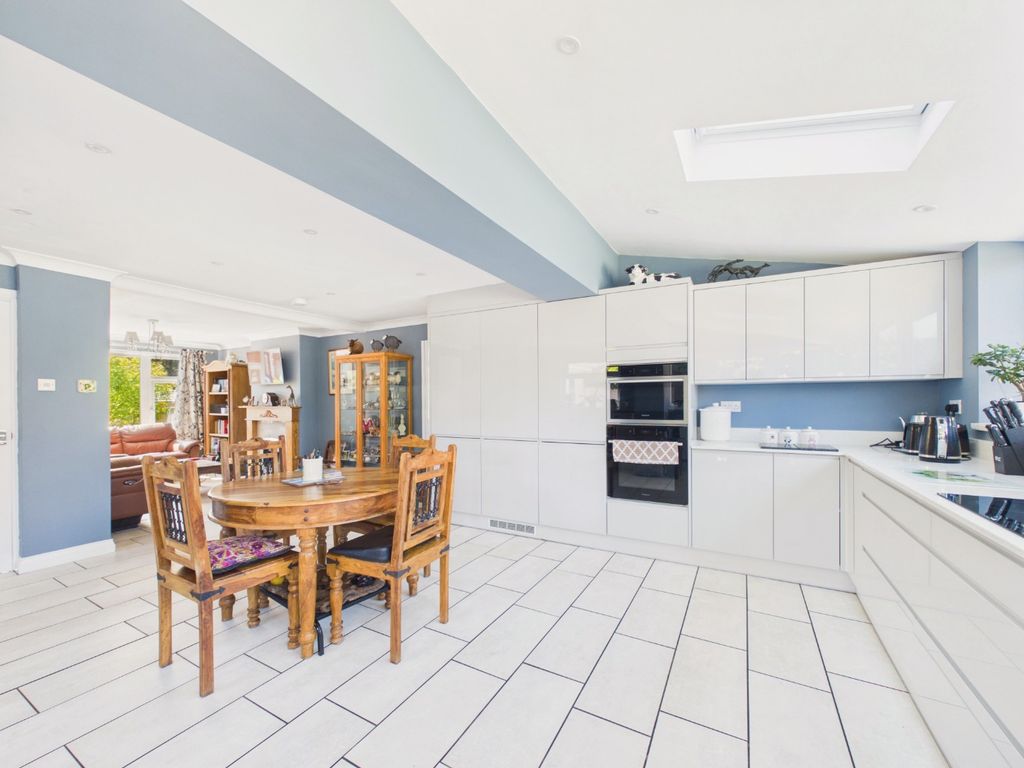 Property photo 3 of 15 5062085