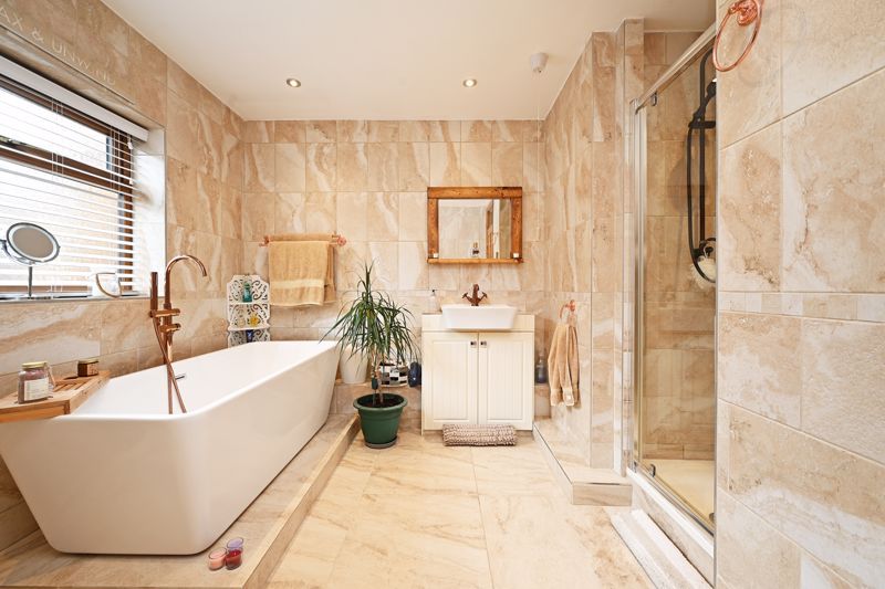 Property photo 2 of 40 Bathroom