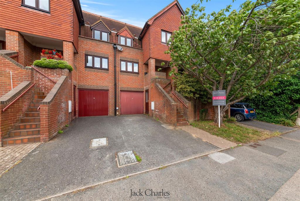Property photo 1 of 22