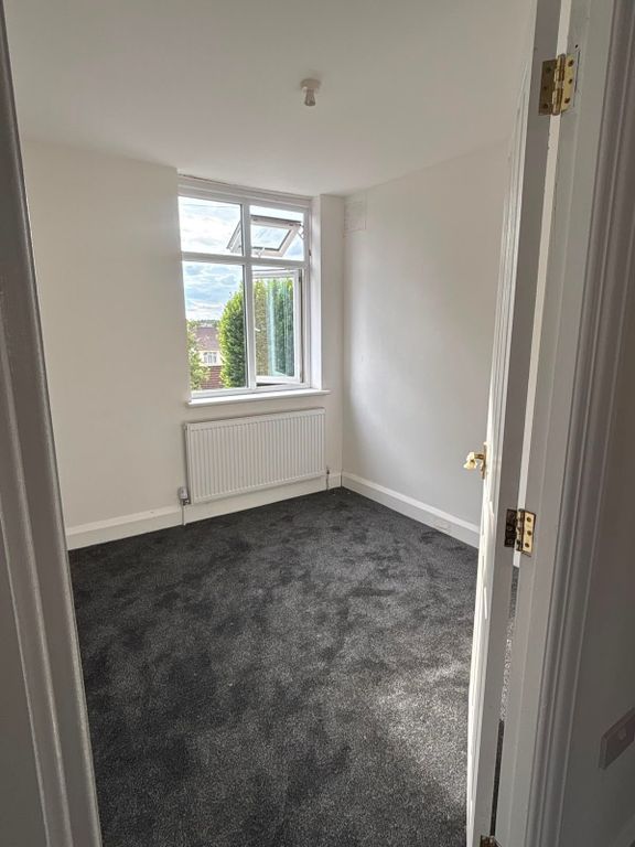 Property photo 1 of 10 4 Bed Semi-Detached House To Rent Culverhouse Road, Luton Lu3