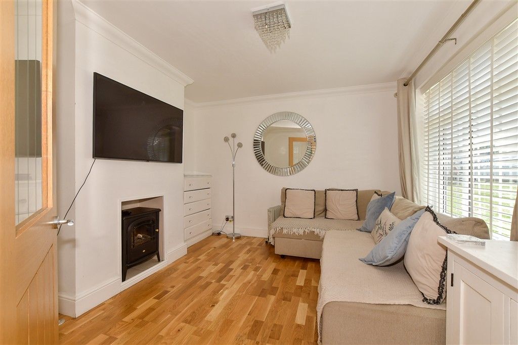 Property photo 3 of 14 Lounge