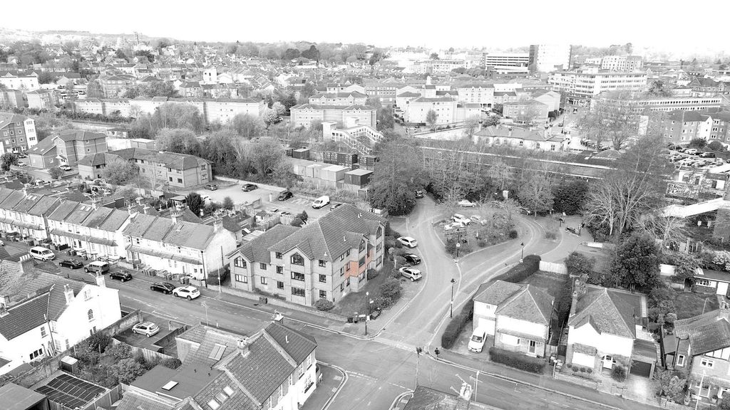 Property photo 2 of 9