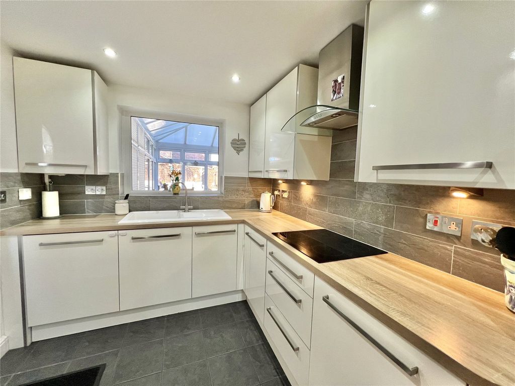 Property photo 2 of 18 Picture No. 04