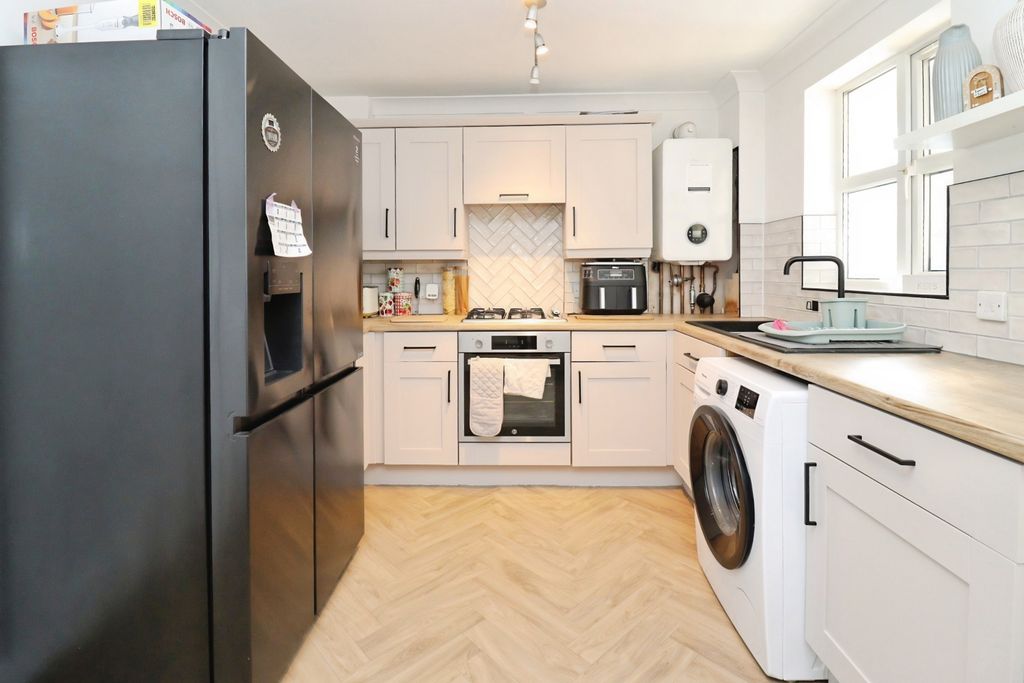 Property photo 2 of 20 2A8A8336-Img_0166