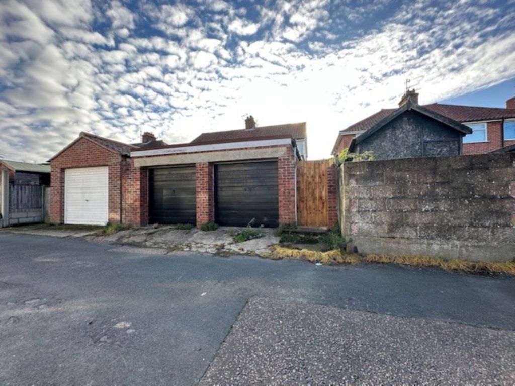 Property photo 2 of 26