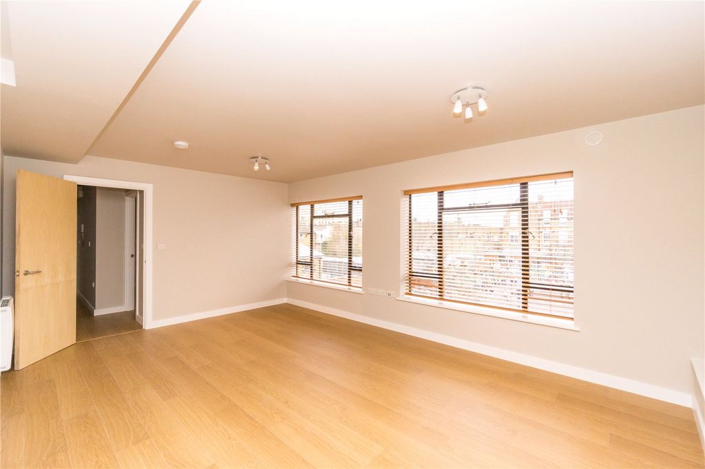 Property photo 2 of 7 Picture No. 06