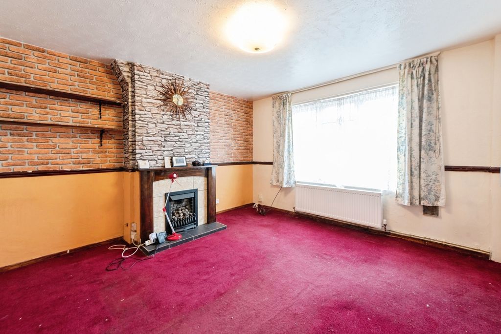 Property photo 2 of 17 Photo