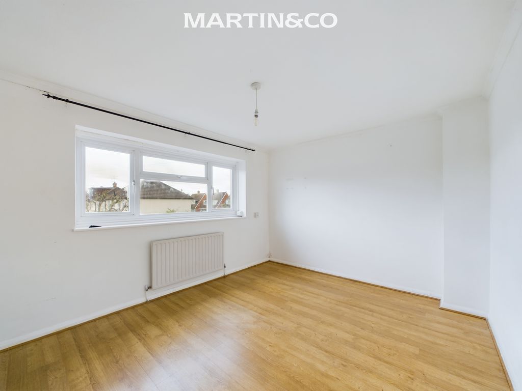 Property photo 3 of 11 Cam03627G0-Pr0007-Still014