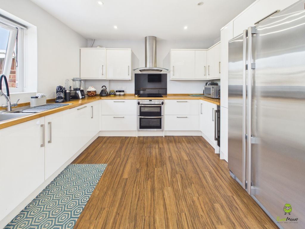 Property photo 2 of 26 Presented By Clinton At Ewemove Bexleyheath And Da