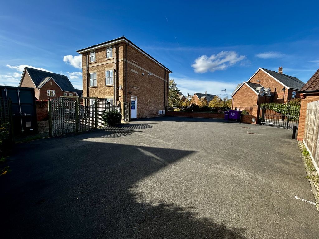 Property photo 3 of 16
